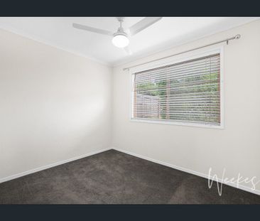 COMFORTABLE FAMILY LIVING IN QUIET AVOCA LOCATION! - Photo 2