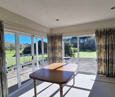 Fabulous Family Home with lots of garden to play in - Photo 1