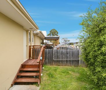 Well Presented Two Bedroom Villa - Photo 2