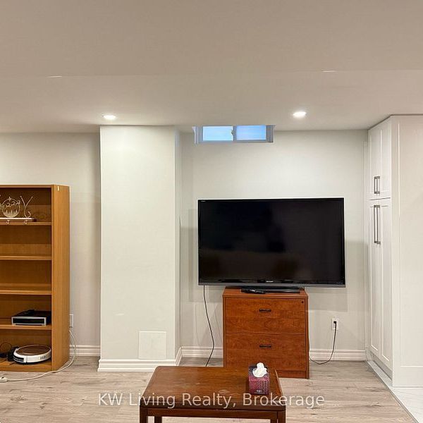 For Lease - 2094 Teeside Court, Mississauga, Ontario - Photo 1