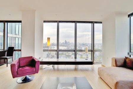 2 bedroom flat in London - Photo 4