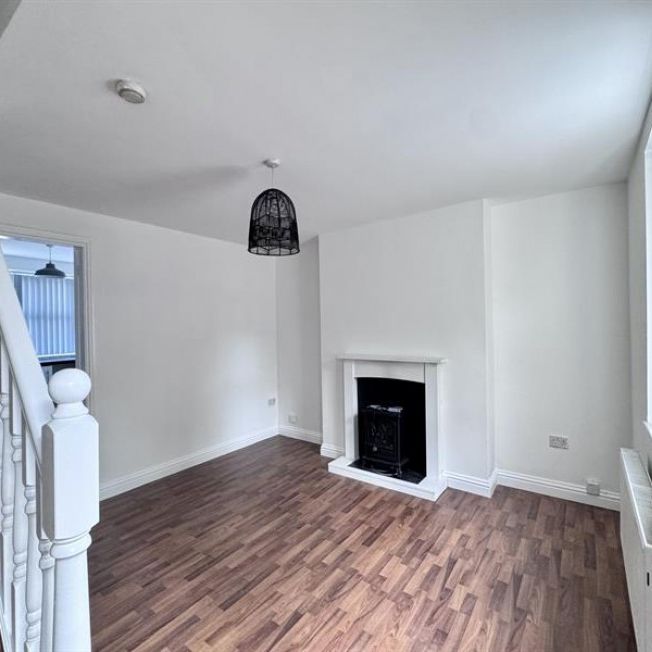 2 Bedroom Terraced To Let - Photo 1