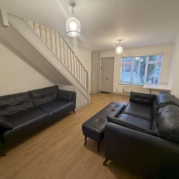 Shirley Crescent, Beckenham, BR3 - Photo 1