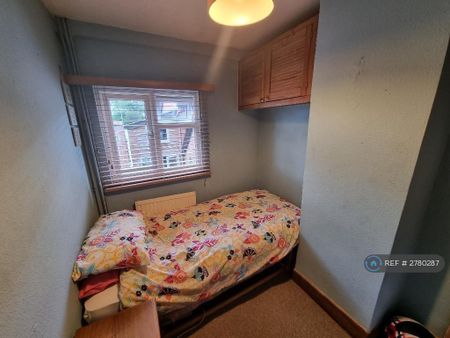 3 bedroom terraced house to rent - Photo 4