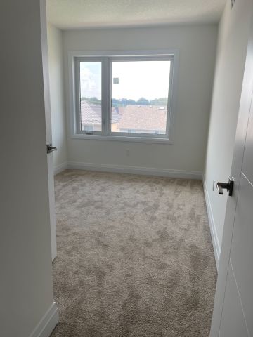 For Lease - 30 Lily Lane, Guelph, Ontario - Photo 3