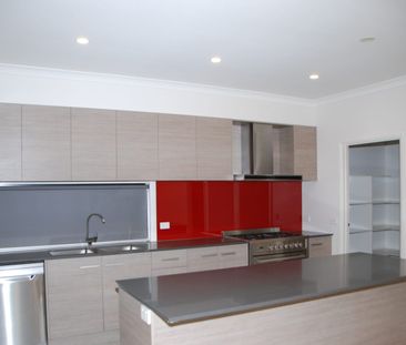 FOUR BEDROOM HOME IN DELARAY ESTATE - Photo 5