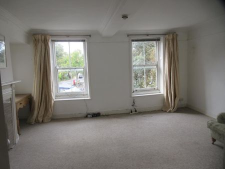 3 bedroom flat to rent - Photo 5