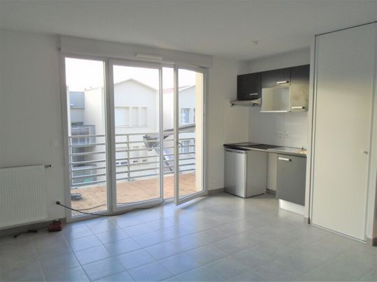 Location Appartement 2 pièces 40m² ST ANDRE DE CUBZAC 33240 - Photo 1