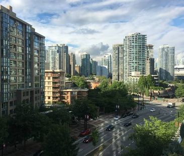 Bright, Open 1Bed+Den in Yaletown - Photo 1