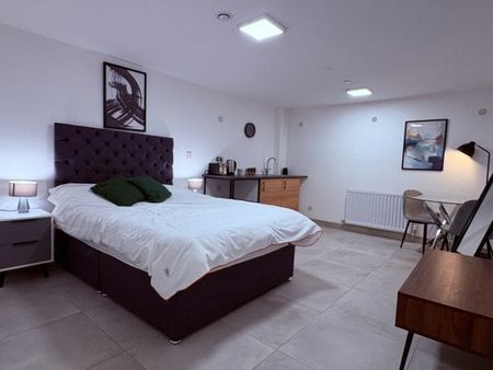 Flat 5, 21 Silver Street - Photo 3