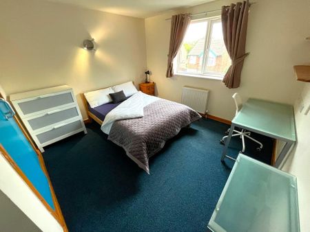 1 bedroom in a house share to rent - Photo 4