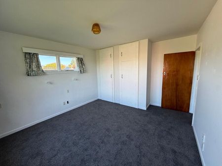 Spreydon 4 Bedrooms & 2 Bathrooms - Photo 5