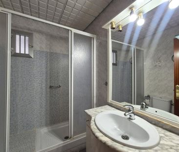 Apartamento de alquiler en Dr Gascuñana, Virgen del Remedio - Parqu... - Photo 2