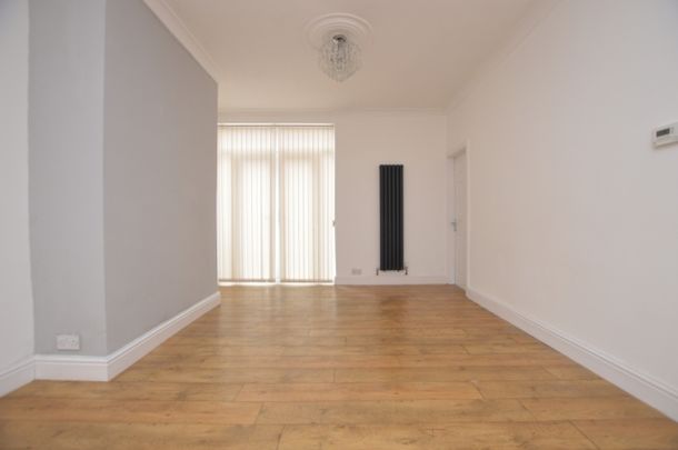 3 Bedroom Terraced House - Photo 1