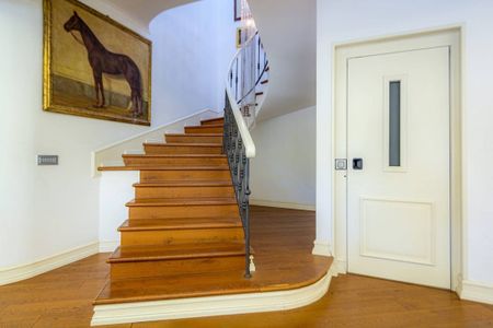 Via Della Nocetta, Roma, Lazio 00164 - Photo 4