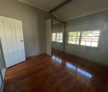 Charming 3-Bedroom Home - Photo 4