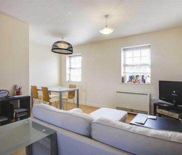 2 bedroom apartment to rent - Photo 3