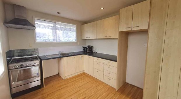 Peverel St Riccarton. - Photo 1