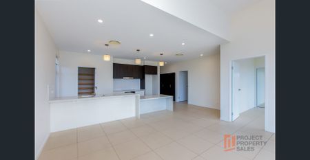 2 x Weeks FREE - Top Floor, Spacious internal and Massive Private Balcony - Photo 3