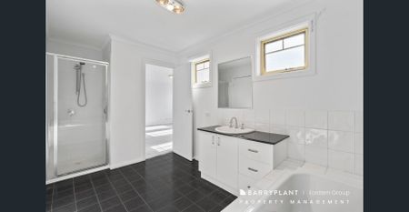 Spacious Townhouse Living in a Peaceful, Parkside Pocket - Photo 3