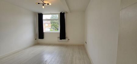 Wigton Gardens, Stanmore HA7, London - Photo 2