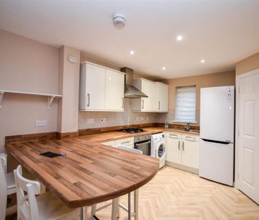 3 bedroom end of terrace house to rent - Photo 6