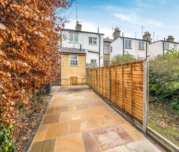 3 bedroom terraced house to rent - Photo 6