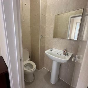 House share to rent - Photo 3