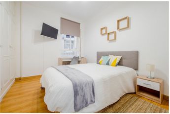 Calle de Pilar de Zaragoza, Madrid, Community of Madrid 28028