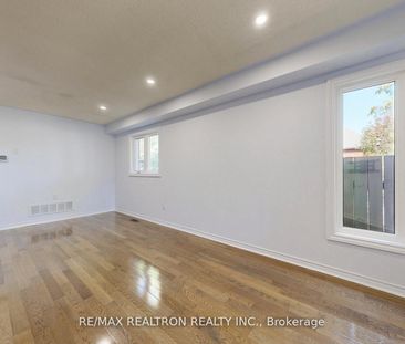 For Lease - 558 Willowick Drive, Newmarket, Ontario - Photo 1