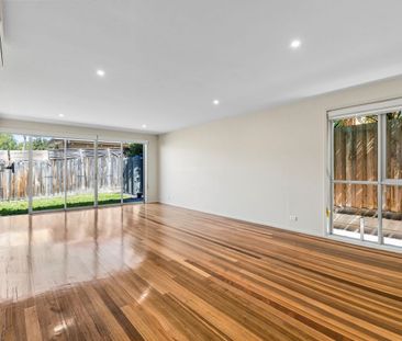 Spacious Executive Townhouse with Solar Savings & Private Garden - Photo 3