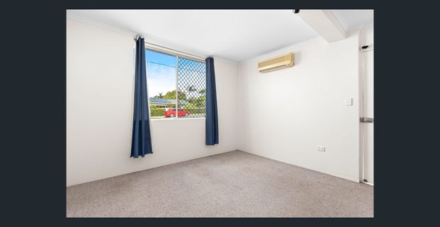 AIR-CONDITIONING TO BEDROOM... GAS-COOKTOP... TILED THROUGH-OUT... PET FRIENDLY... PRIVATE COURTYARD – YARD MAINTENANCE INCLUDED. - Photo 1