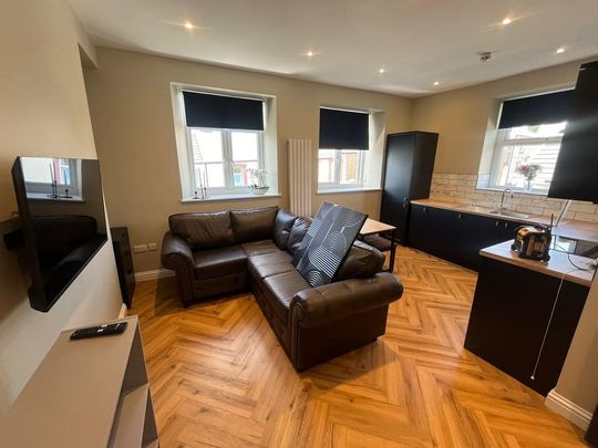 3 bedroom flat to rent - Photo 1