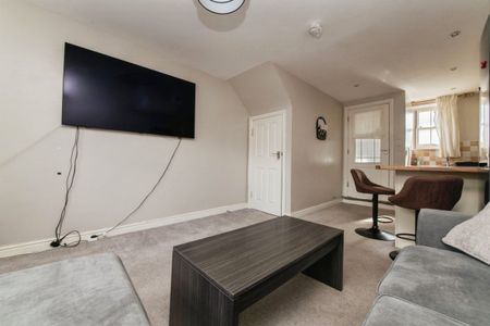 West Street, AXMINSTER - Photo 2