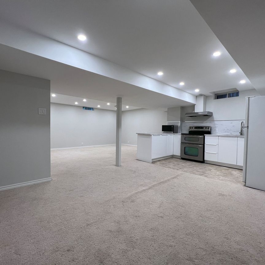 For Lease - 86 Verdi Road, Richmond Hill, Ontario - Photo 1