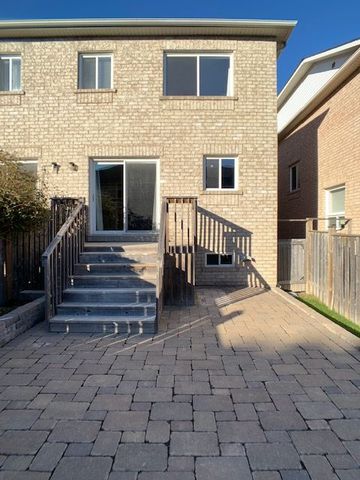 For Lease - 137 Four Seasons Crescent, Newmarket, Ontario - Photo 4