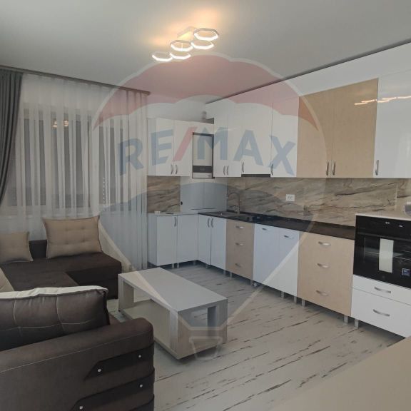 De inchiriat apartament 3 camere lux etaj 1 zona podul Ce... - Photo 1