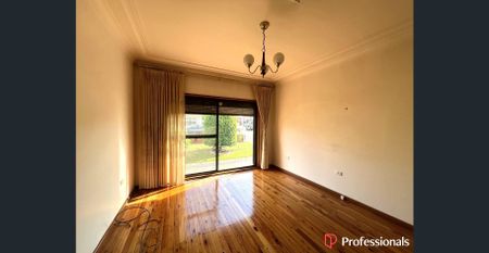 Charming Family Home in Smithfield - Photo 3