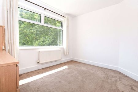 Three bedroom semi detached home in the popular village of Virginia Water. - Photo 4