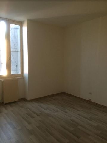 Appartement 3 pièces non meublé de 96m² à Amplepuis - 510€ C.C. - Photo 4
