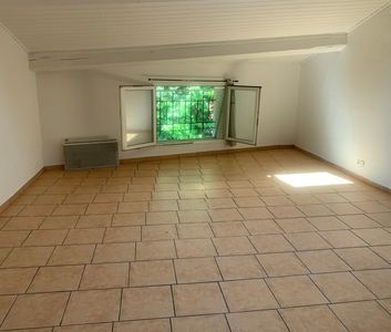 Location Appartement 3 pièces 76m² LA ROQUEBRUSSANNE 83136 - Photo 6