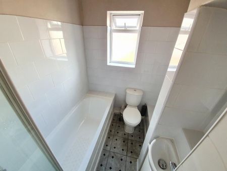 2 bedroom terraced house to rent - Photo 5