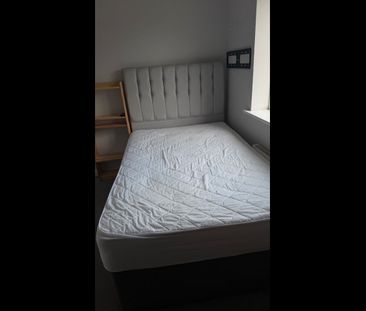 Room in a Shared House, House, B27 - Photo 1
