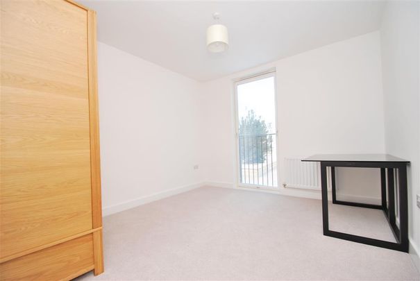 Alexandra House - Photo 1
