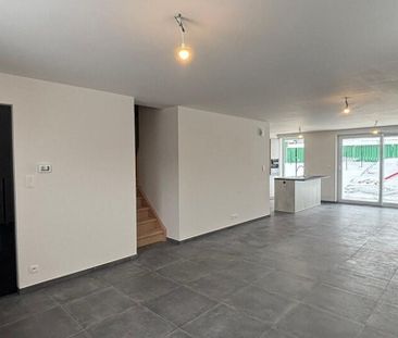 Woning te huur in Mazenzele voor € 1.500 met 3 slaapkamers - Photo 1