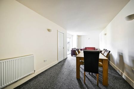 Room in a Shared Flat, Robinson Road, SW17 - Photo 2