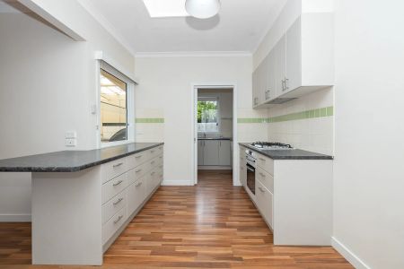 19 Lawson Crescent, - Photo 2