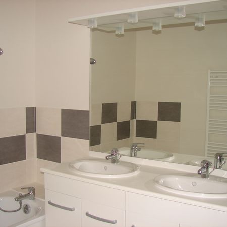 Location Appartement 4 pièces 106m² - Photo 3