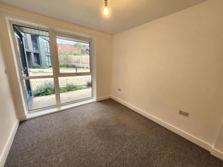 2 bedroom flat to rent - Photo 2