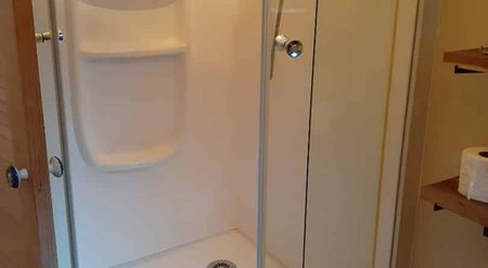 Omiha self contained unit - Photo 5